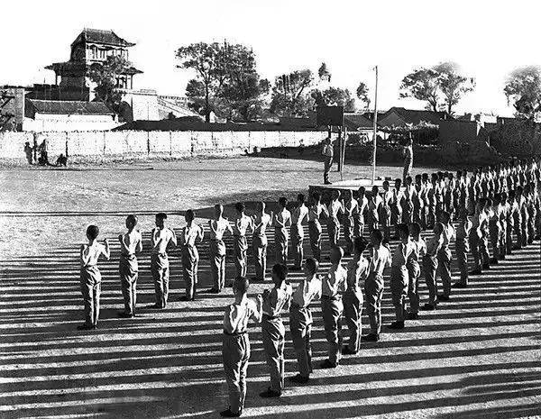 1944年4月24日,日军在空军掩护下,约一万多人,由寿县经正阳关,向颍上