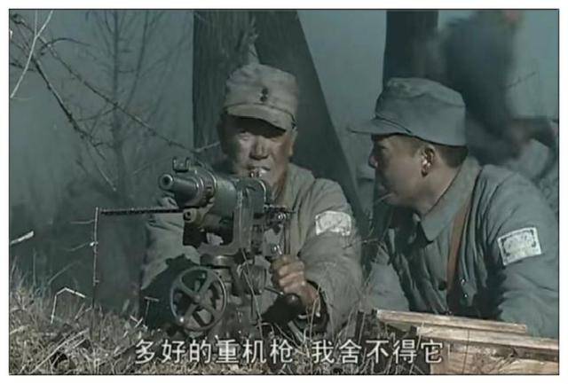 剧中楚云飞称该枪为比利时fn公司制造的勃朗宁手枪,口径6.