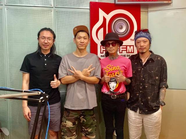 海龟先生以及click#15,先后来到了hit fm rock dj的直播间和max分享了