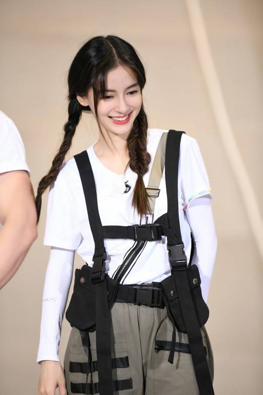 angelababy奔跑吧猫鼠大作战 鼠王巧妙隐藏身份获胜利
