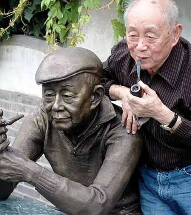 一个"玩"字,将老头子的童心暴露无遗.