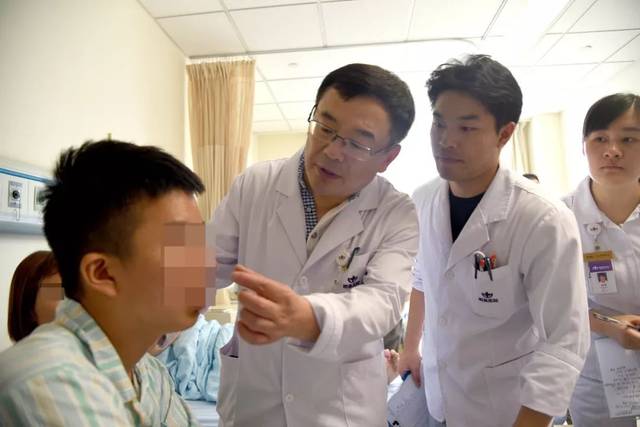 明基医院于振坤耳鼻咽喉头颈外科中心 于振坤院长查房