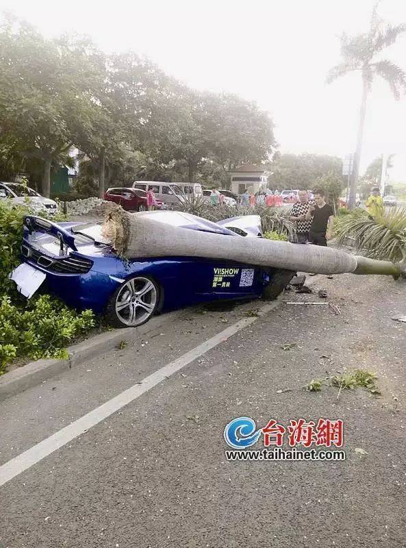 厦门筼筜路豪车事故!现场触目惊心!1人送进医院
