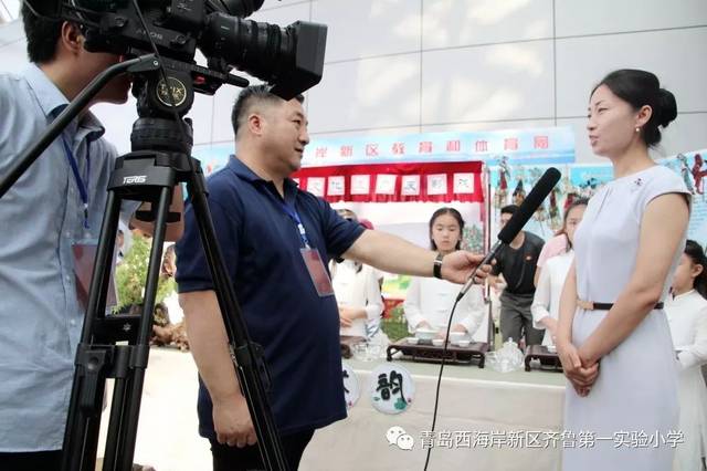接受中国教育电视台记者采访