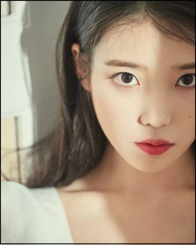 素颜永远是14岁的少女,舞台上又可以性感小女人,慕了么?