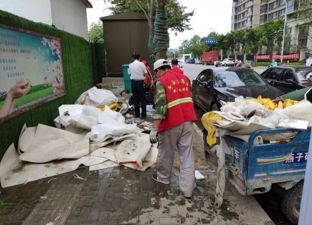 燕子矶街道:全员发动齐上阵,环境攻坚不停歇