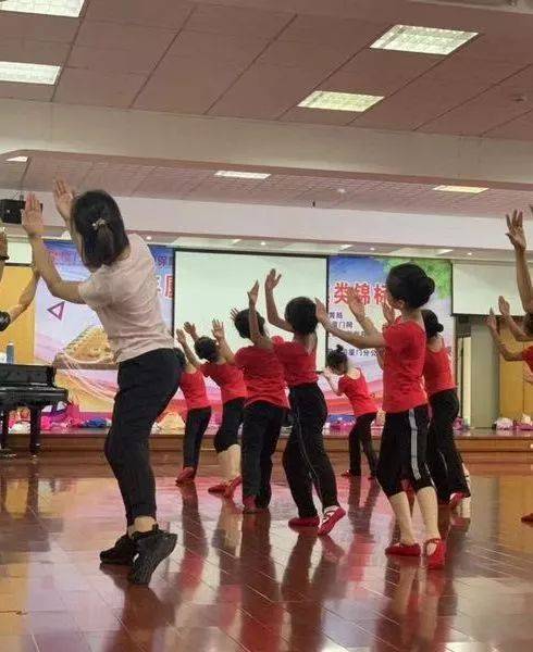 思明区青少年宫 不仅如此 其实, 福建芭蕾舞协会也刚成立两个月 厦门