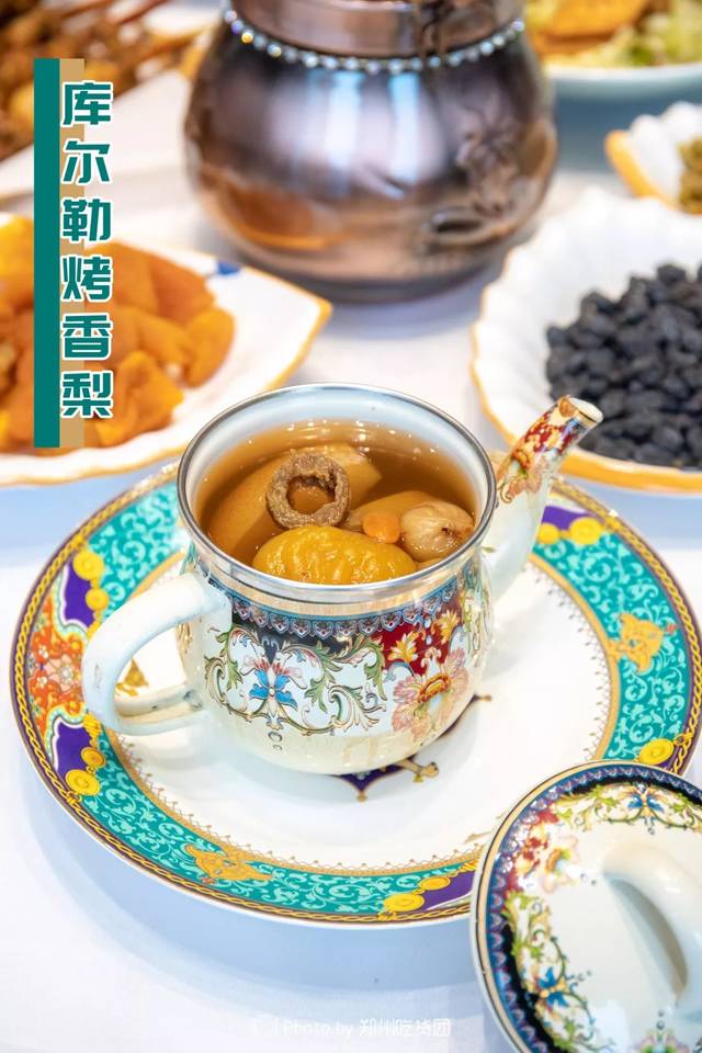 特色干果凉茶清甜解腻,奶茶浓郁醇香,多种新疆饮品,爱到犯选择困难症.