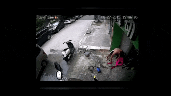 昆明一吊车误碰高压电 三人触电两死一伤_手机搜狐网