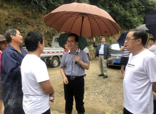 风雨中践初心担使命 ——中方县党员干部防汛抗灾侧记
