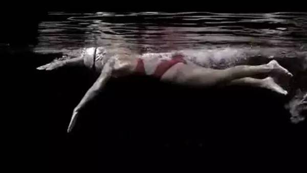 跳台出发、翻滚转身,室内游泳必须掌握的技术