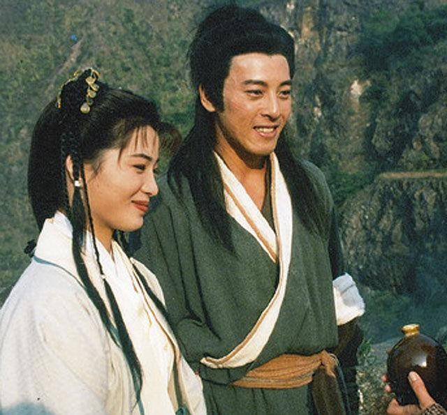 1997年,她在《济公》中演女二号蓝丑丑,同年还有《状王宋世杰》中的女