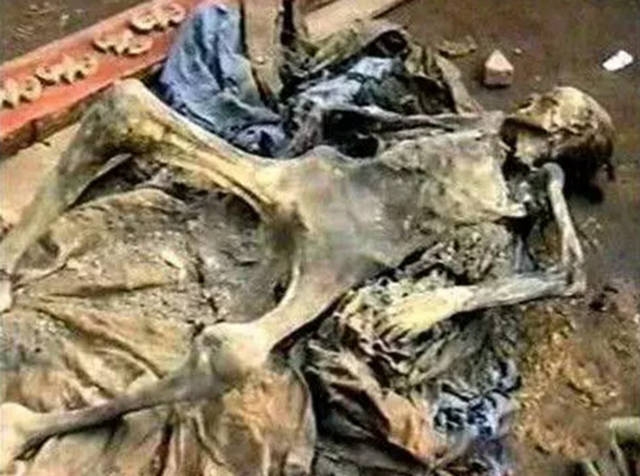 20年前清朝古墓出土一"奇葩女尸",体态怪异,死亡原因太过可怜