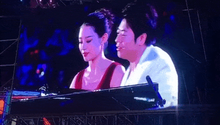 19,郎朗带娇妻回家乡开音乐会 四手联弹表情陶醉门票值千元