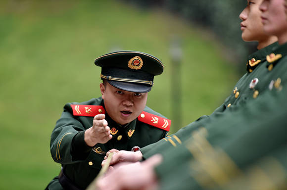 重庆崽儿荣获"中国武警十大忠诚卫士!看他是如何炼成的