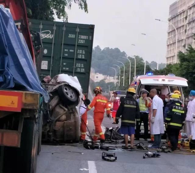 突发!广州新光快速今晨发生三车碰撞致一人死亡