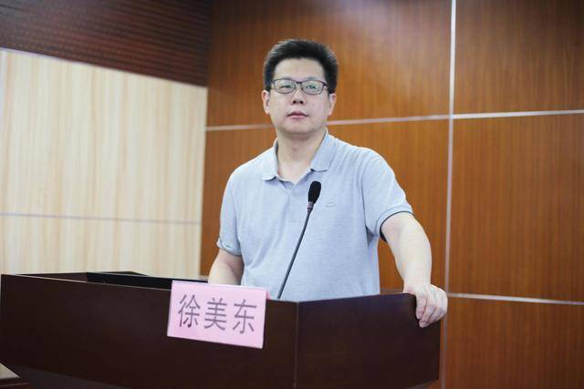 消化内镜中心主任李坪,浙江大学附属第一医院消化内镜中心主任季峰