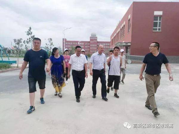 洛浦县第二中学曹副校长表示,这次研学旅行,几乎是所有孩子的第一次