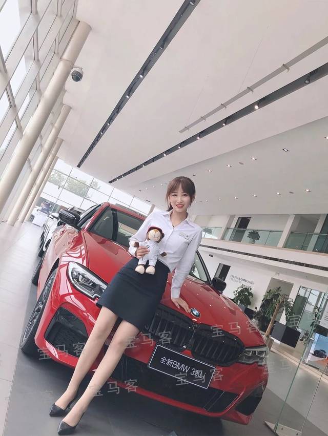 全国宝马4s店花评选进展,都说宝马4s美女多,看了照片你就知道.