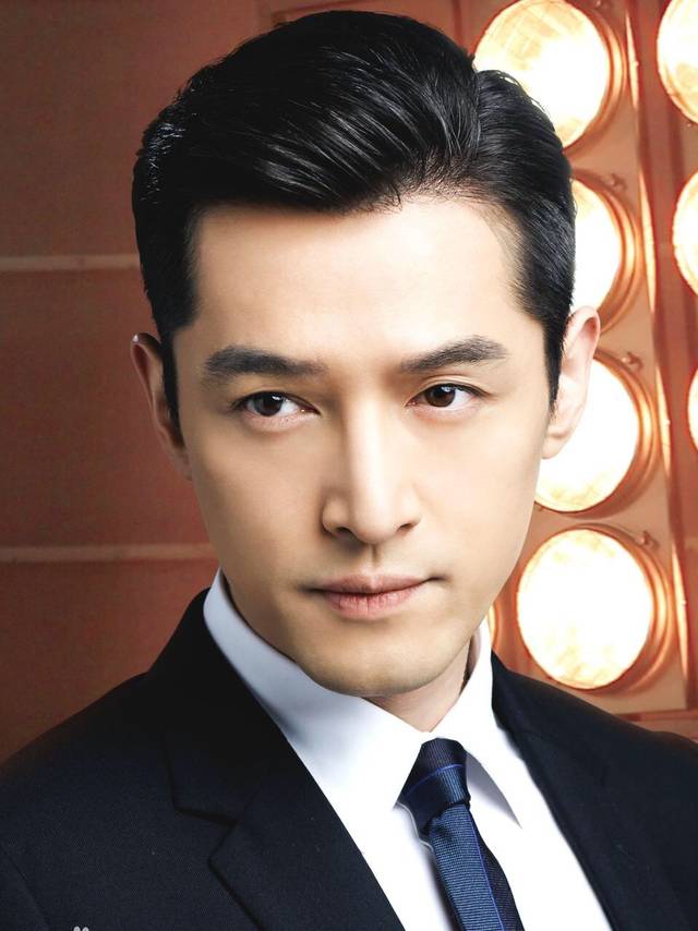 胡歌跟刘亦菲,十几年前合作过,时隔多年,他们俩