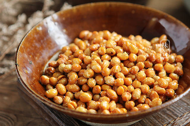 夏天经常吃的下酒菜,又香又脆,做法简单,比花生