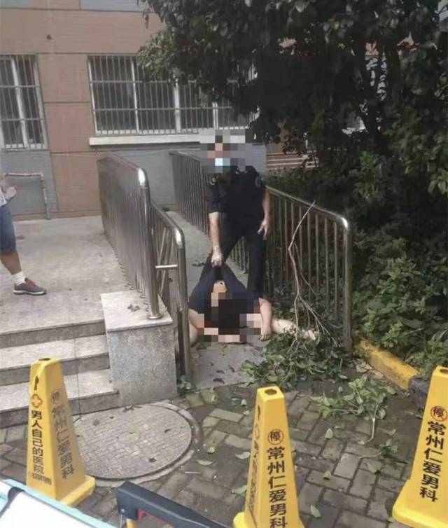 又一悲剧!常州桂花园一阳光少男跳楼轻生,手中篡着一张纸