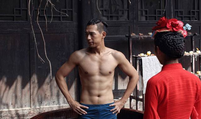 我知道怎么才能做李现的女朋友了!