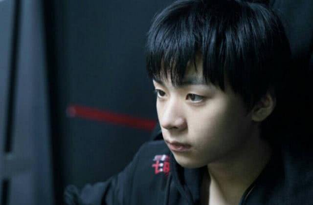 RNG琪琪发现卡莎新玩法,比AP卡莎更恶心,玩家