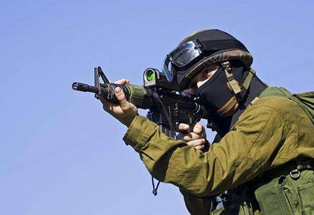 特种兵最难的训练项目,男扮女装穿丝袜,兵王:擦