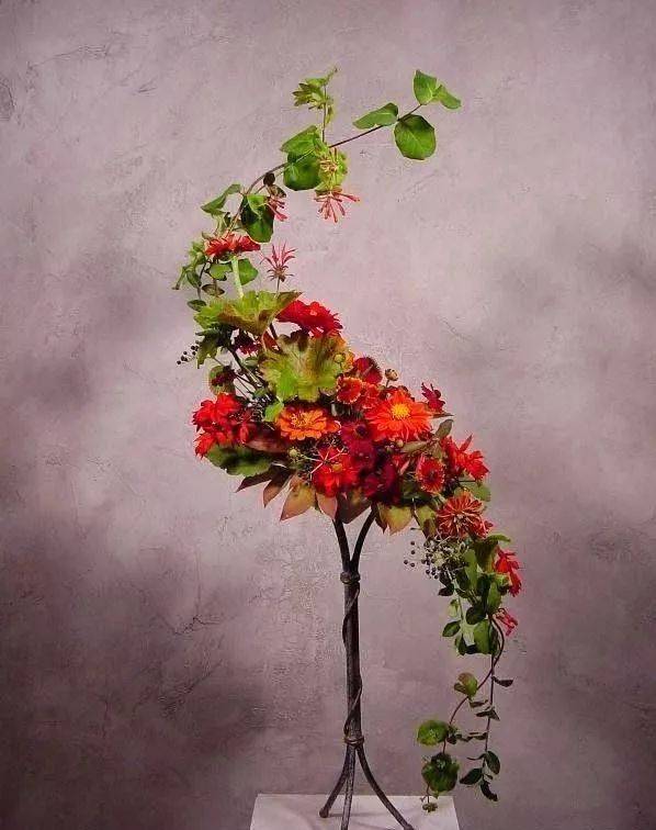 洛可可插花.图片来自网络