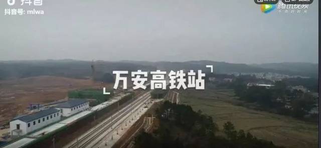 万安县高铁站位于县城以北8公里的枧头镇建村村委会上占,岭下移村小组