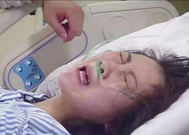剖腹产为什么要用导尿管?插导尿管有多疼,忍着剧痛也要翻身
