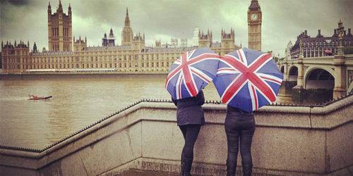 去英国留学,中国学生比外国人多,还值得去吗?