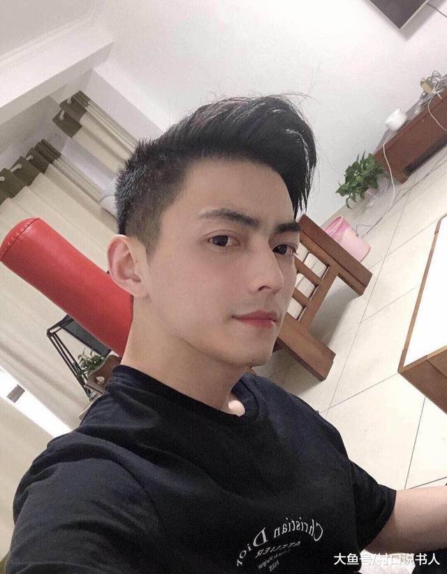 斗鱼游戏主播智勋，堪称比心小姐姐的克星