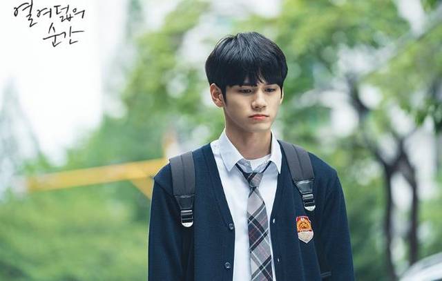 韩剧《18岁的瞬间》开播,充满感性的青春剧,完