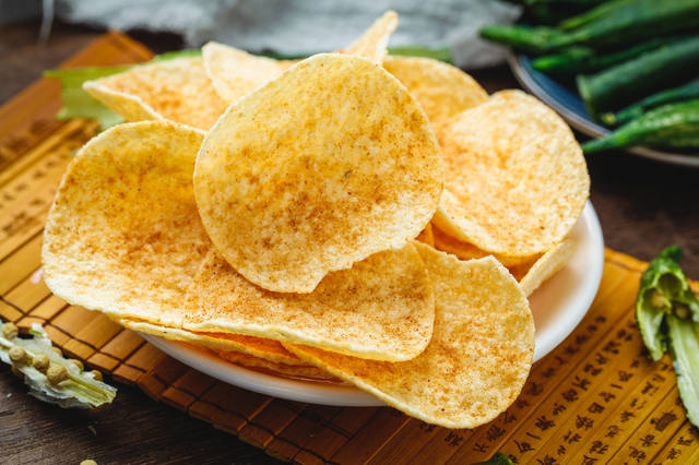 女孩肚子鼓鼓像怀孕?常吃这3种食物,轻松瘦成