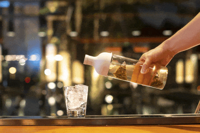 看着赏心悦目,喝着沁人心脾 买3盒就 送价值130元的随手杯 限量300个