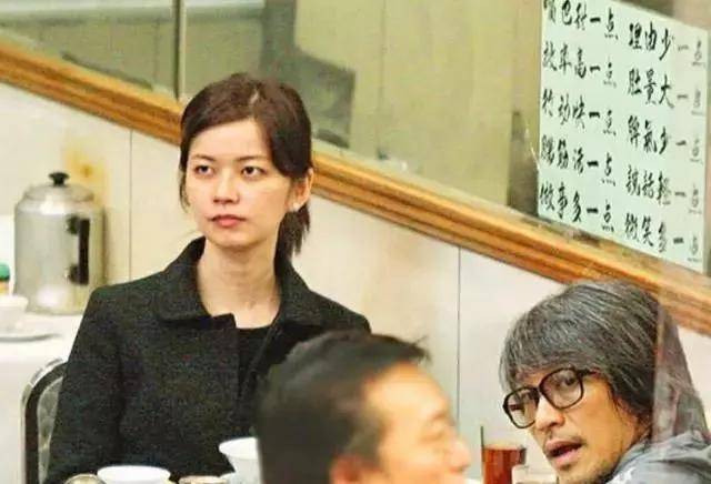 其实周星驰谈过女友也不少,只是没有一个修成正果,而这些女朋友都是