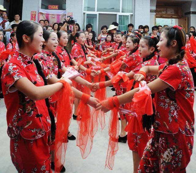 陇南西和乞巧节:究竟是女儿节还是情人节?