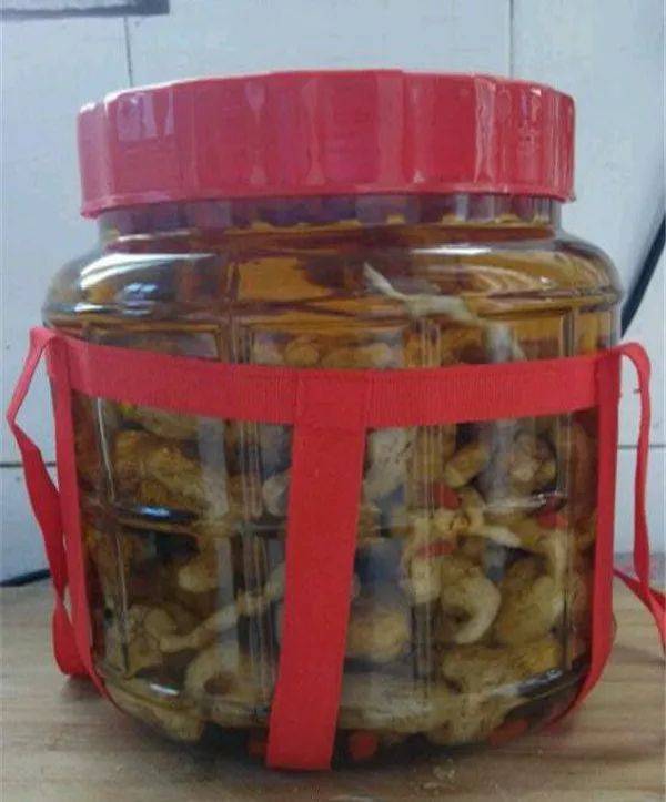 以上给大家汇总的几种黄精泡酒配方是比较常见且实用的,其实它还可以