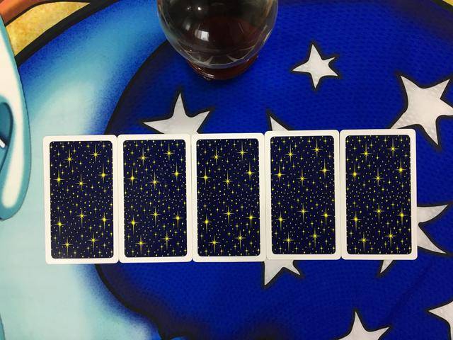 紫叶塔罗:暧昧中的他喜欢我吗?