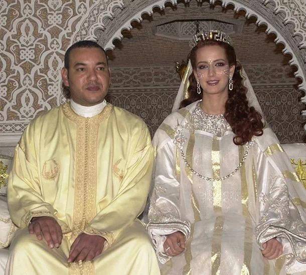 摩洛哥国王离婚,曾为王妃废除一夫多妻制,穿这