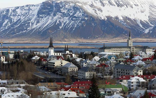 世界上幸福指数最好的国家,人民生活水平高,而