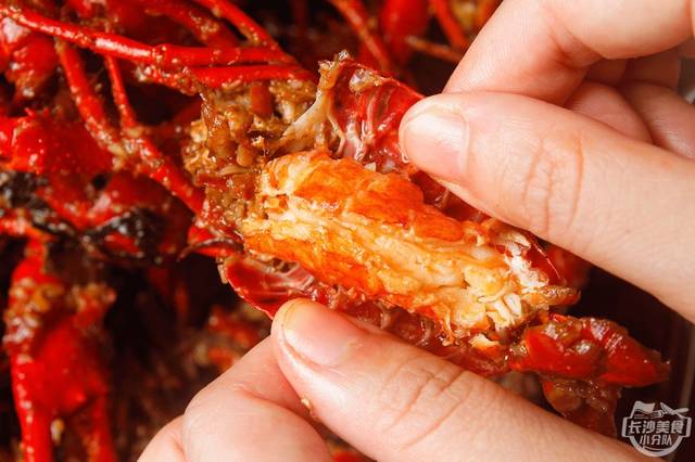 中央电视台强力推荐的长沙口味虾开新店,打卡新地标虾小龙终于来东塘