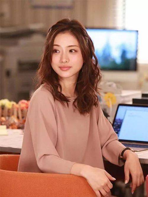 发型改变气质,这话放在石原里美身上也通用啊