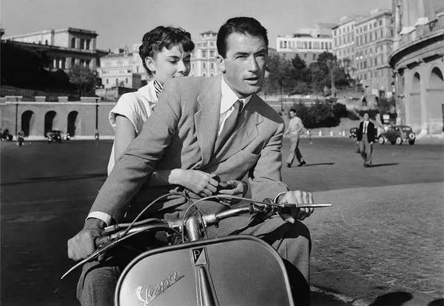 1953年《罗马假日》vespa 125