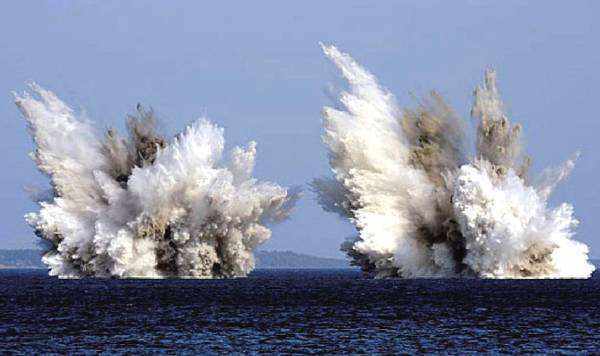 四艘核潜艇驶向波斯湾 一枚导弹射向德黑兰 连美国都不敢这么干 