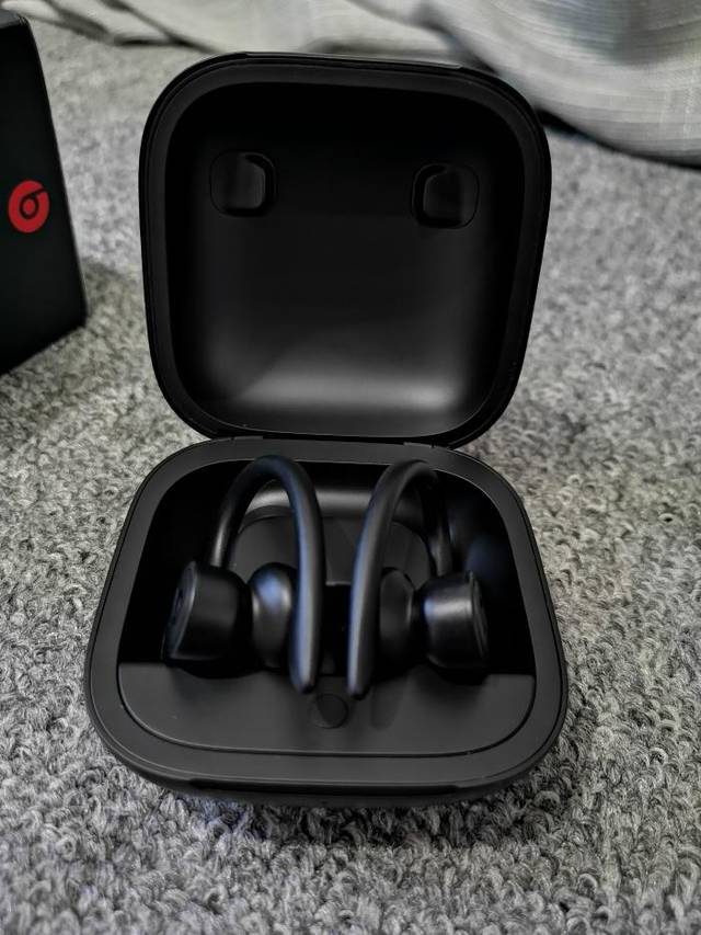 beatspro蓝牙耳机,beats入耳式蓝牙耳机 beats powerbeats pro真无线蓝牙运动耳机评测真假辨别梦之蓝海心