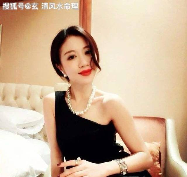 我的美女老总5200_我的美女老总李天(3)