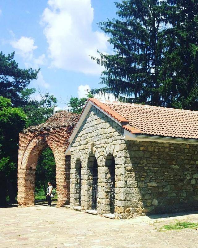 保加利亚深蹲和保加利亚有什么关系?